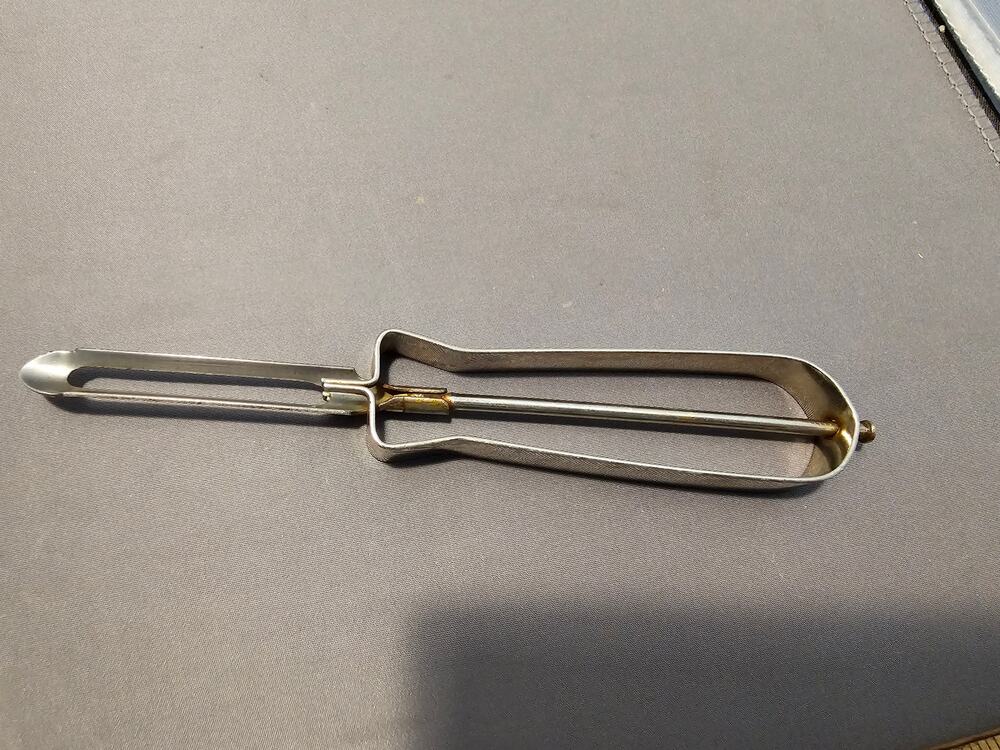 Vintage Vegetable Peeler/Slicer - 6" Long